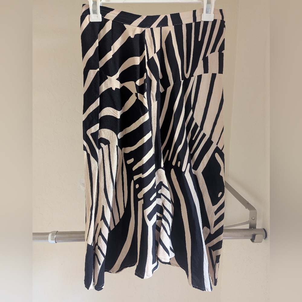 Navy and Cream Abstract Patterned Skirt